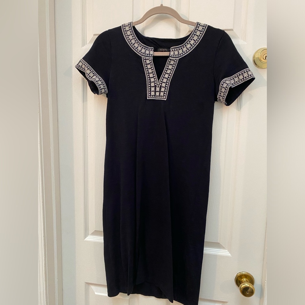 Talbots Navy Blue 100% cotton Dress with White Embroidery - Size XS